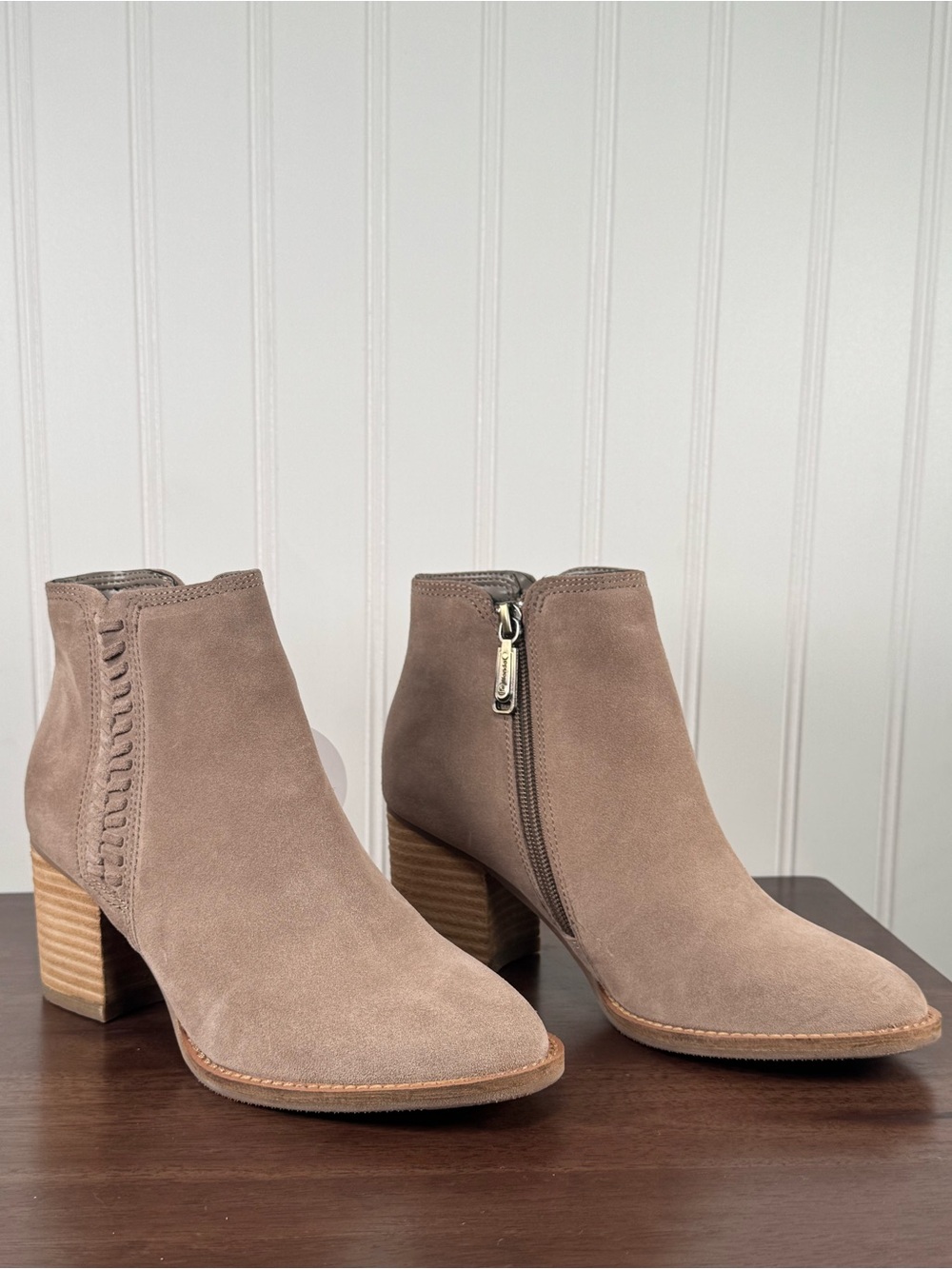 NWT Blondo Waterproof Suede Taupe Ankle Booties with Block Heel